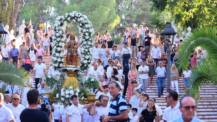 Vila-real dice adiós a sus fiestas con la ‘tornà’ de la patrona a su casa del Termet