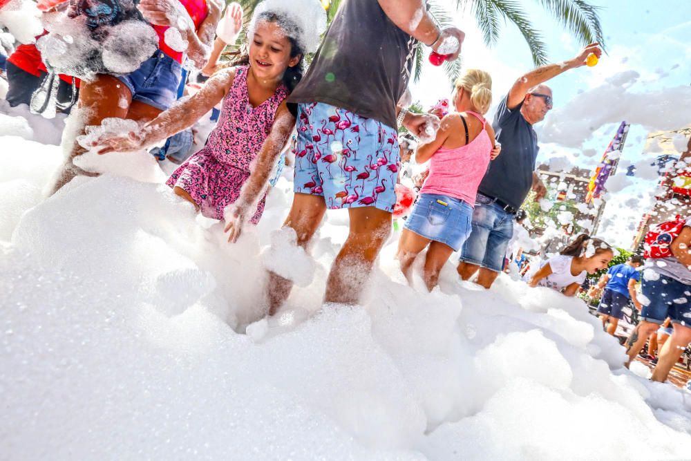 La fiesta y la alegría inundan Dolores tras el chupinazo de las fiestas patronales