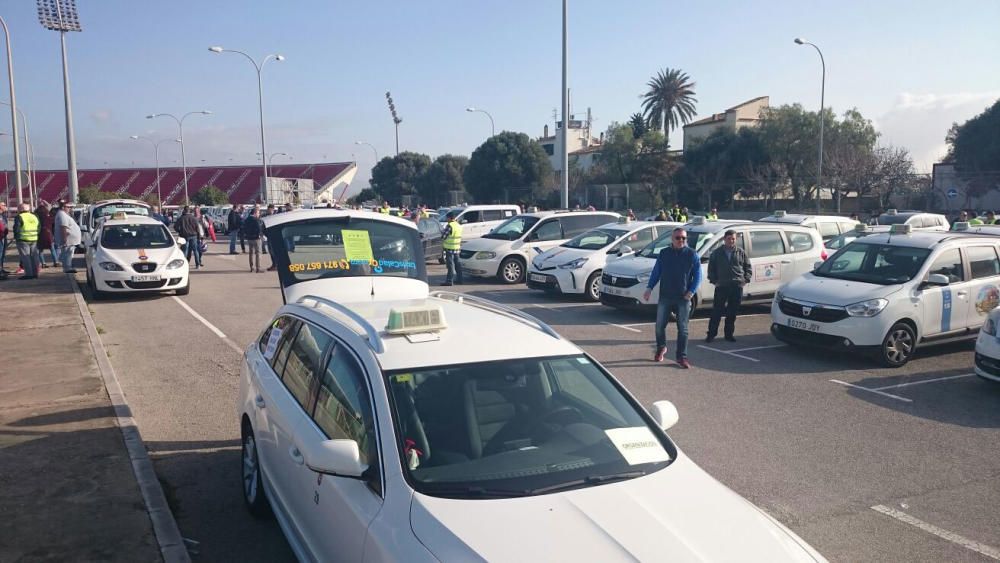 La huelga de taxistas colapsa Palma