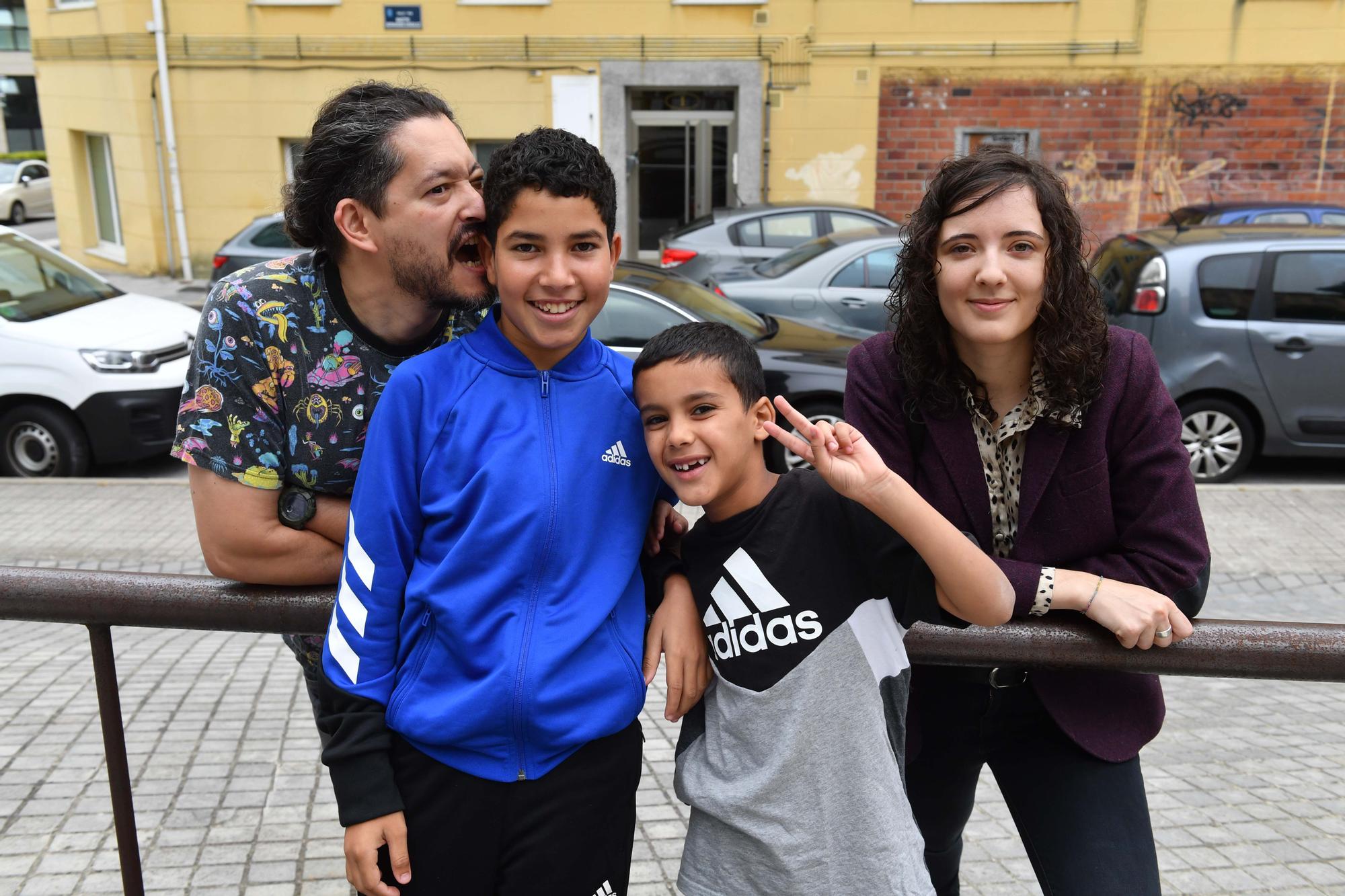 Niños saharauis del programa 'Vacaciones en paz' visitan el Muncyt de A Coruña