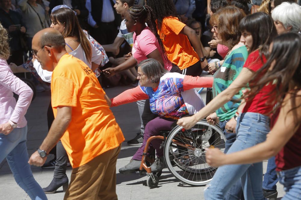 València baila al son de 10 Sentidos