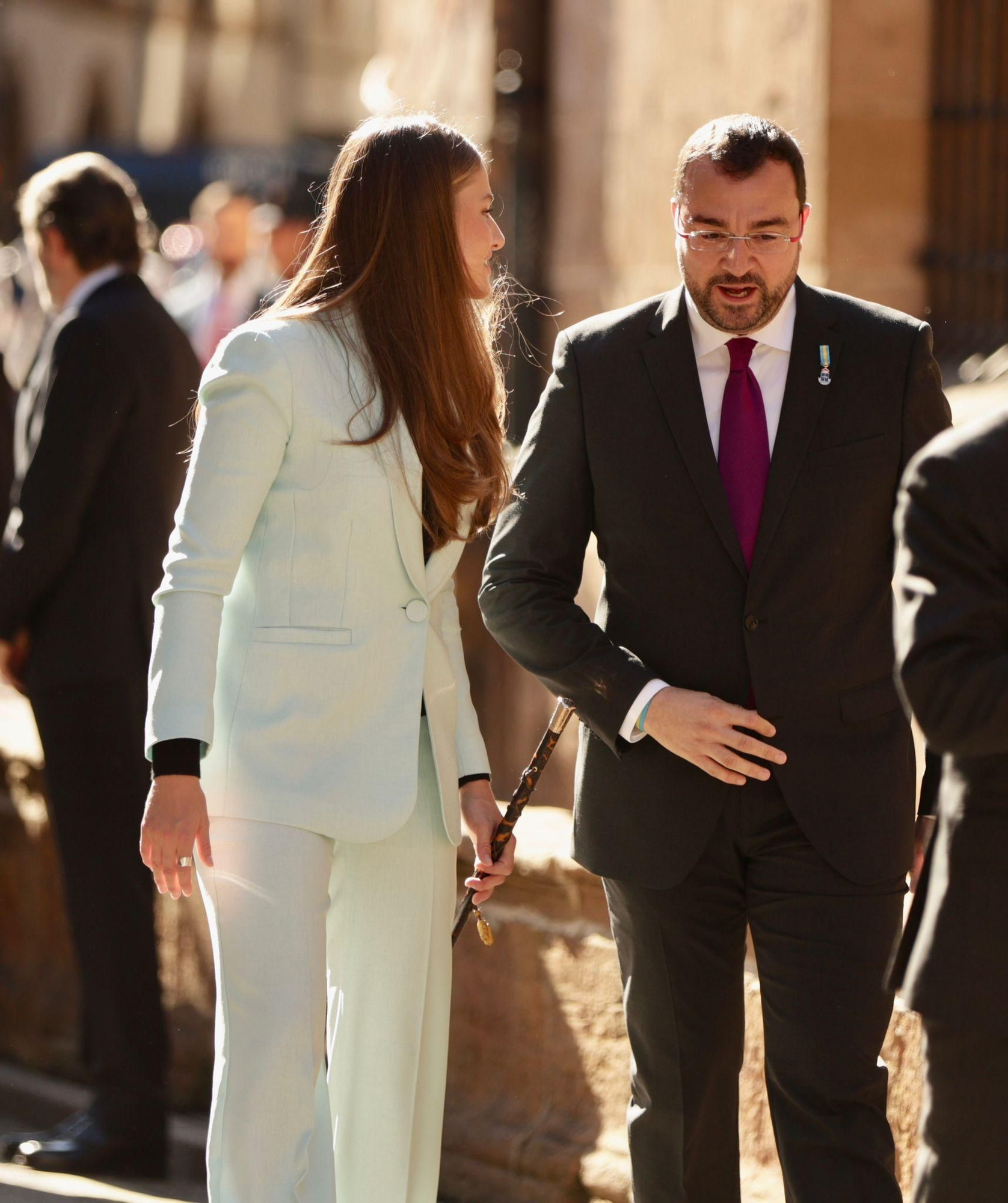 EN IMÁGENES |  Así fueron los primeros actos de la Princesa Leonor en solitario en Asturias: Alcaldesa Honoraria de Oviedo y Medalla de Asturias