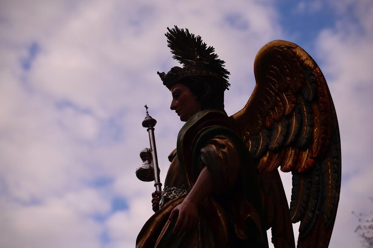 Escultura de San Rafael.