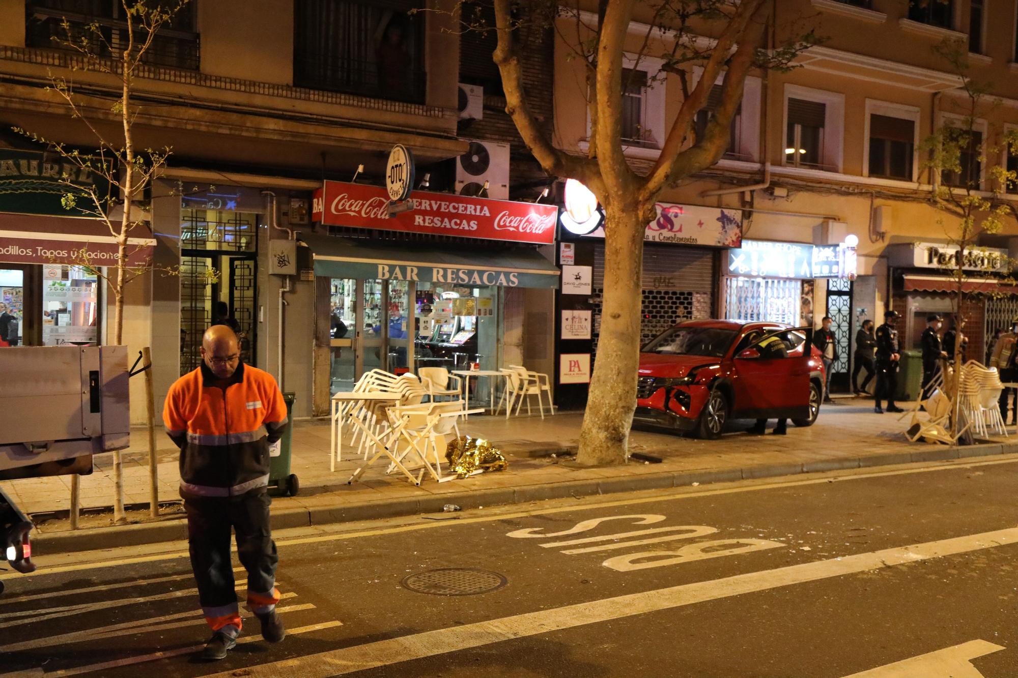 Estado de la terraza en el Paseo Teruel tras el atropello