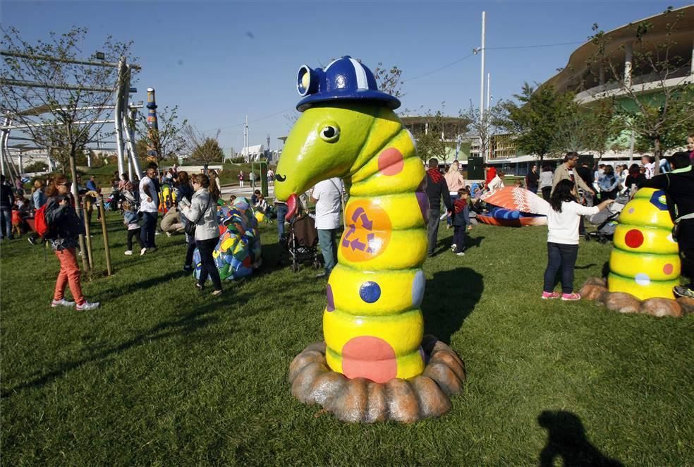 Gigantes y cabezudos en la Expo