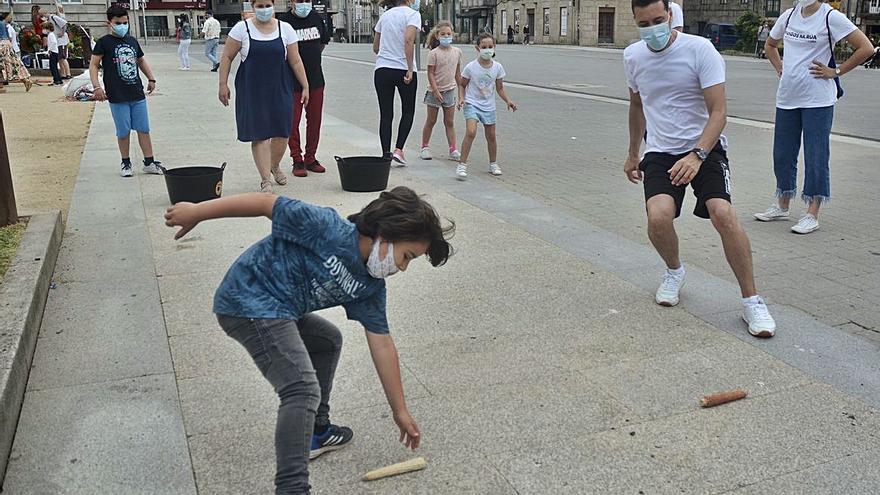 Una de las actividades de “Xogos na rúa”. |   // RAFA VÁZQUEZ