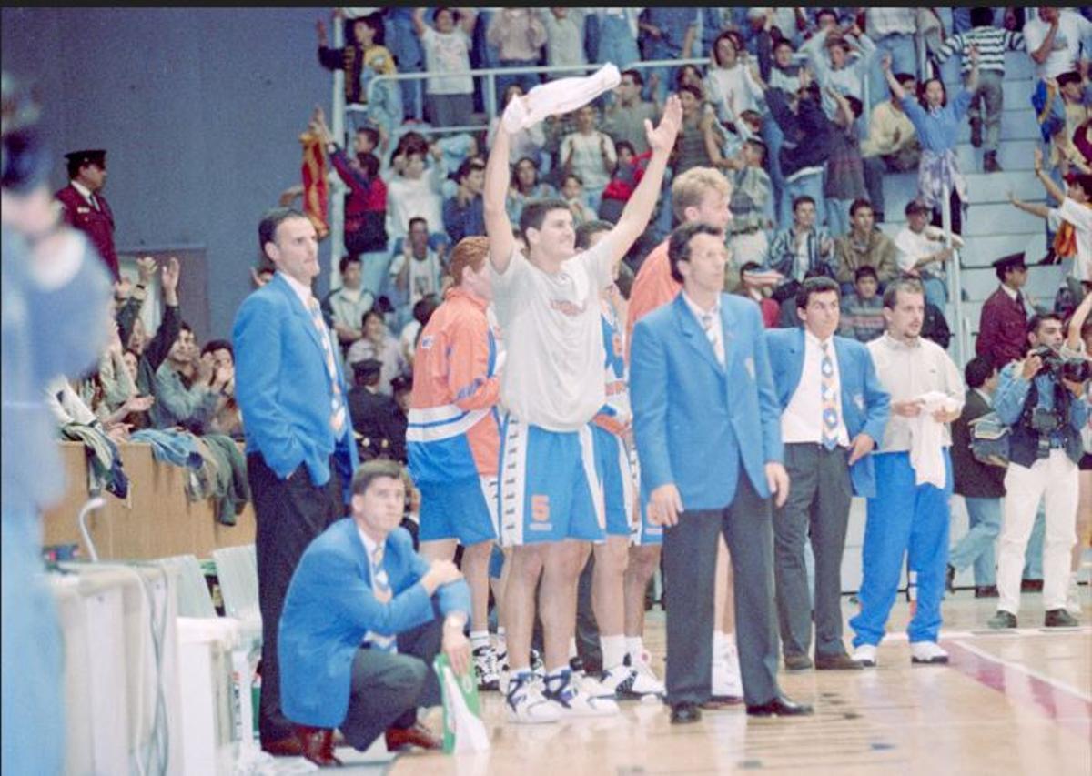 La banqueta del Valvi seguint el partit