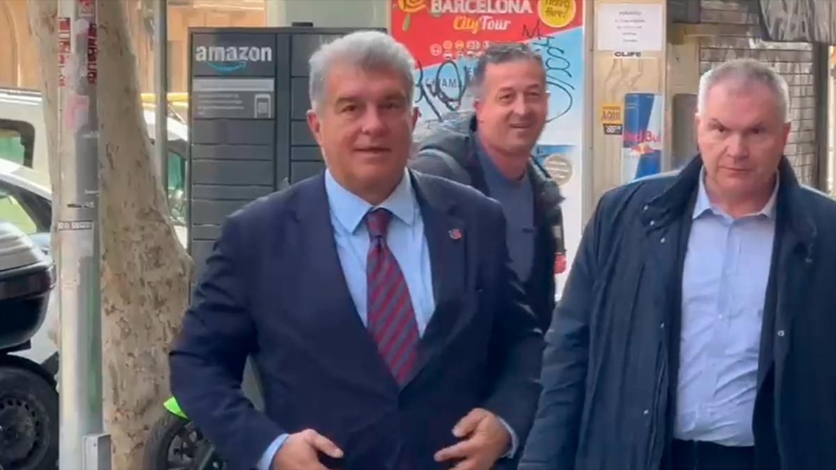 Laporta llega a la comida de directivas antes del partido frente al Rayo