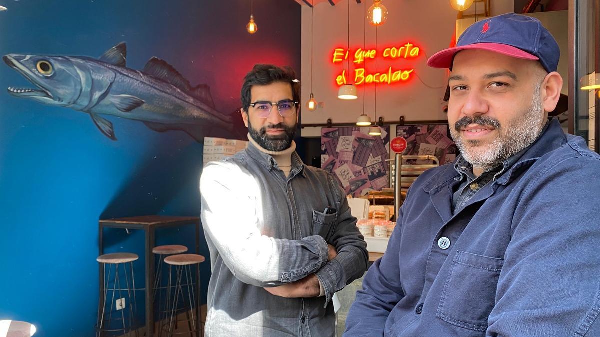 Los hermanos Mani y Magid Alam, de The Fish &amp; Chips Shop.