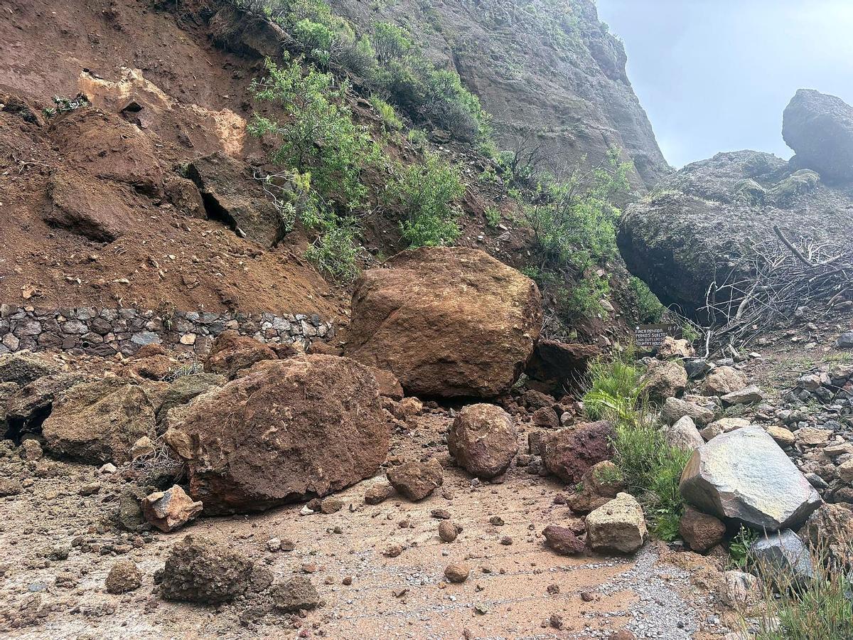 Imagen de grandes piedras en la zona de Montaña de Las Tierras de Guayadeque