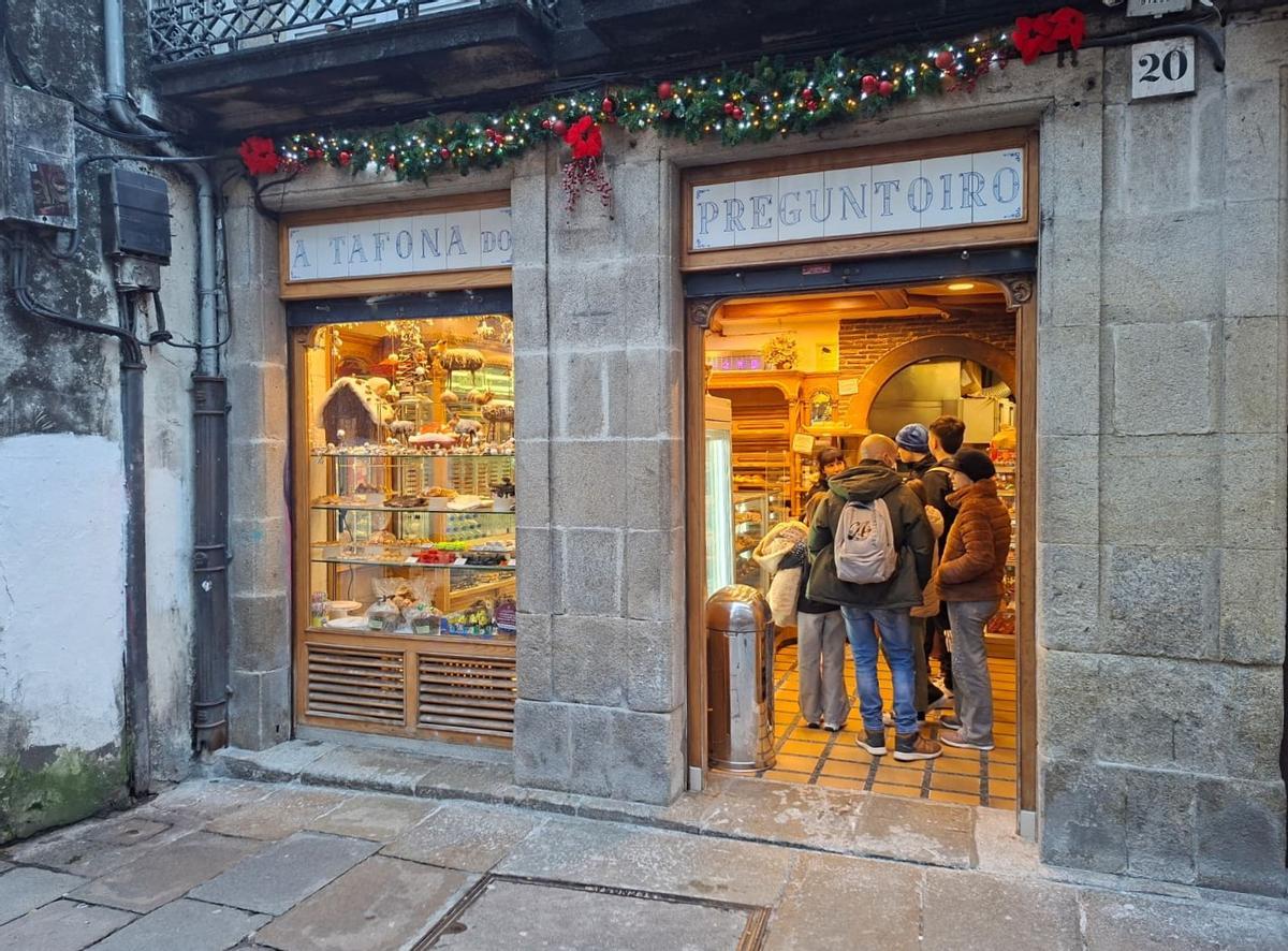 La habitual estampa de A Tafona en el Preguntoiro, llena de clientes