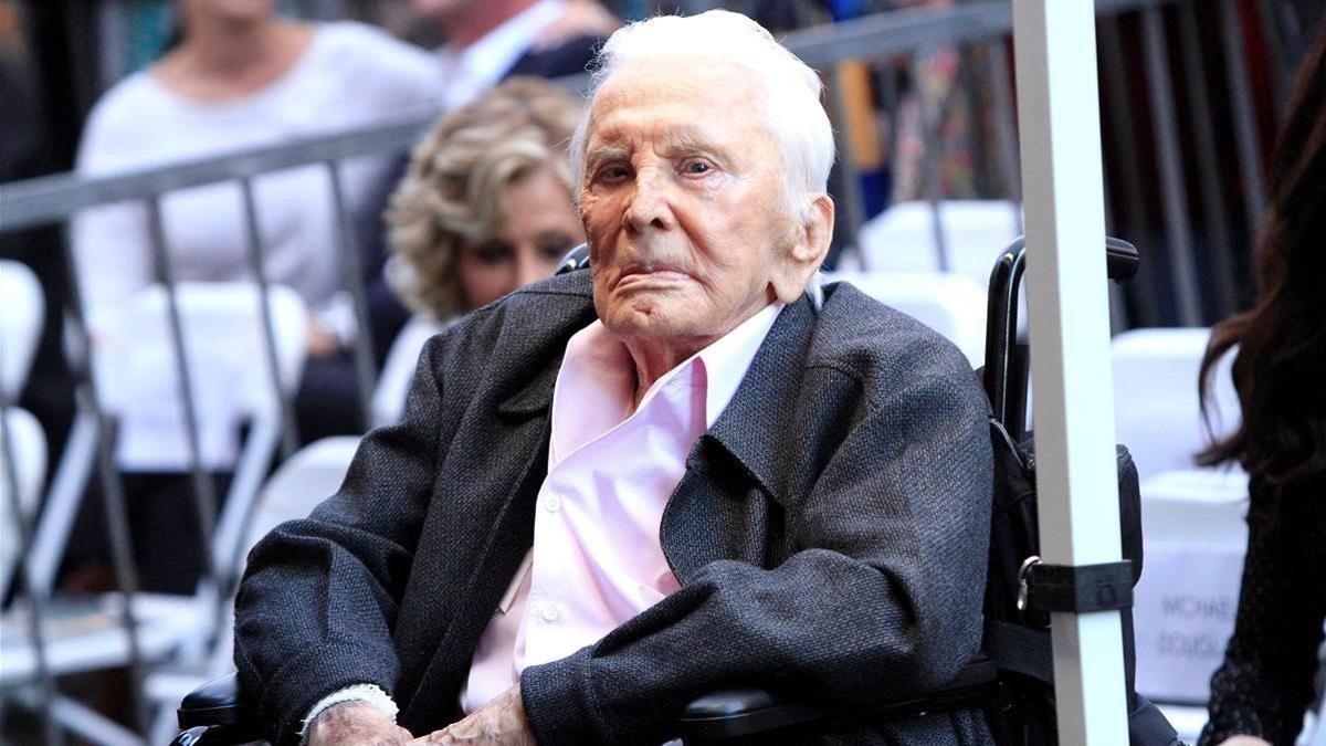 El actor estadounidense Kirk Douglas, en una de sus últimas apariciones públicas, el 6 de noviembre del 2018