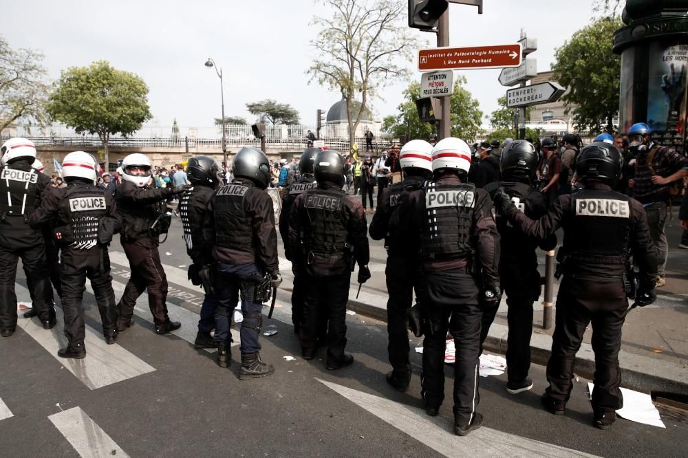 Disturbis a París durant la manifestació de l'1 de maig