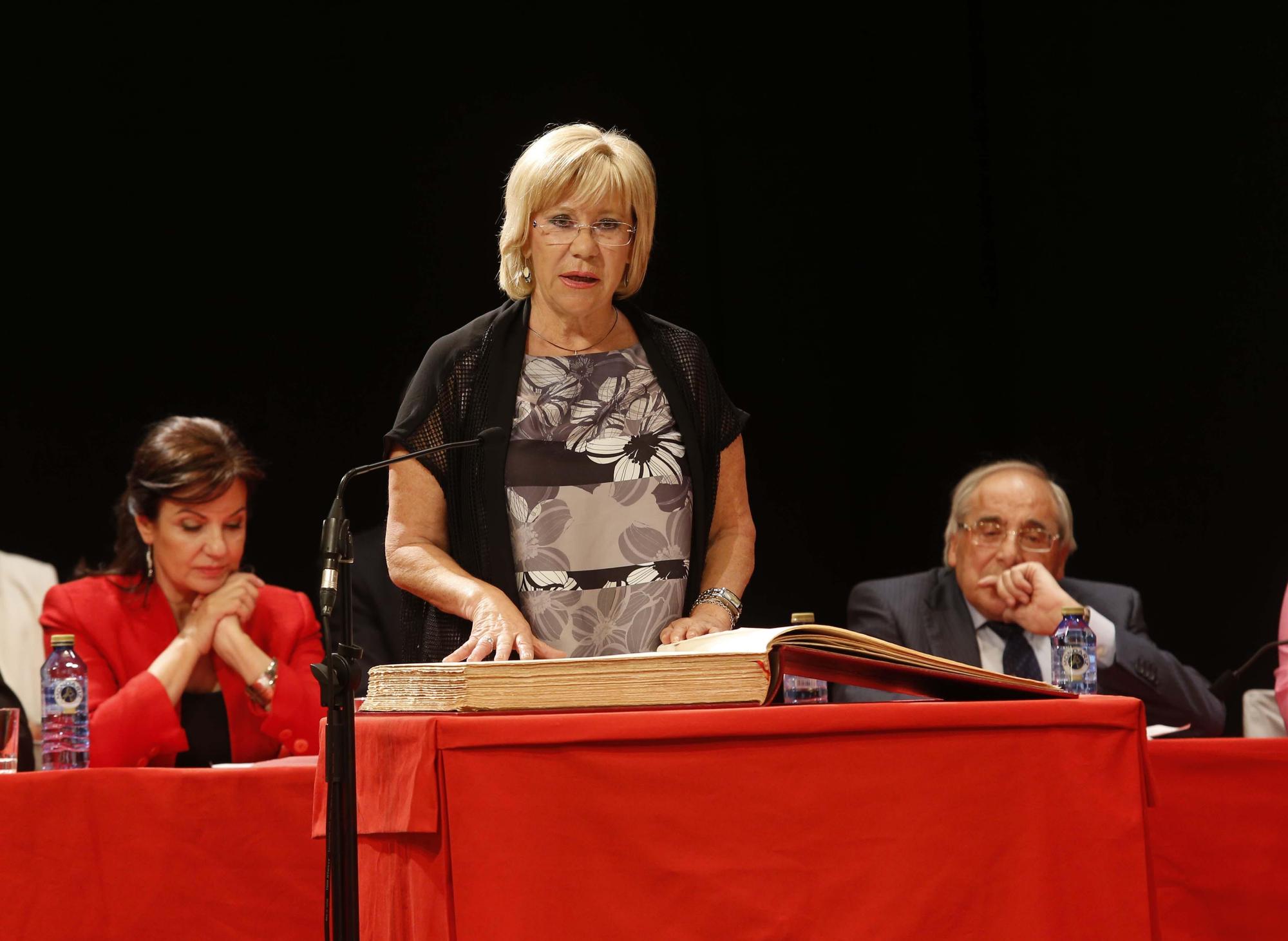 Isaura Abelarias durante la constitución de la corporación municipal del Concello de Vigo en 2015. Ricardo Grobas.jpg