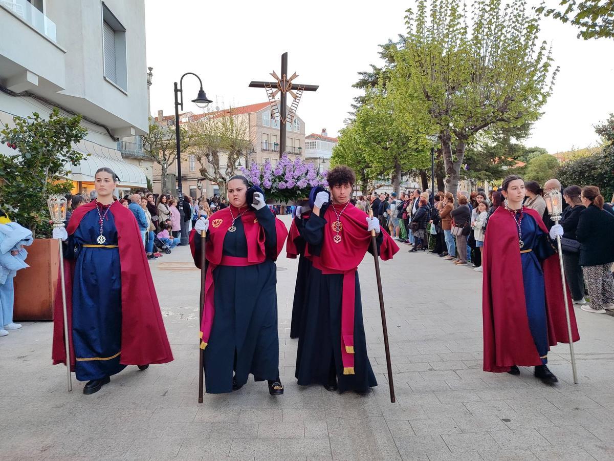 La solemne y espectacular procesión de la Santa Cena, en el Jueves Santo de Cangas