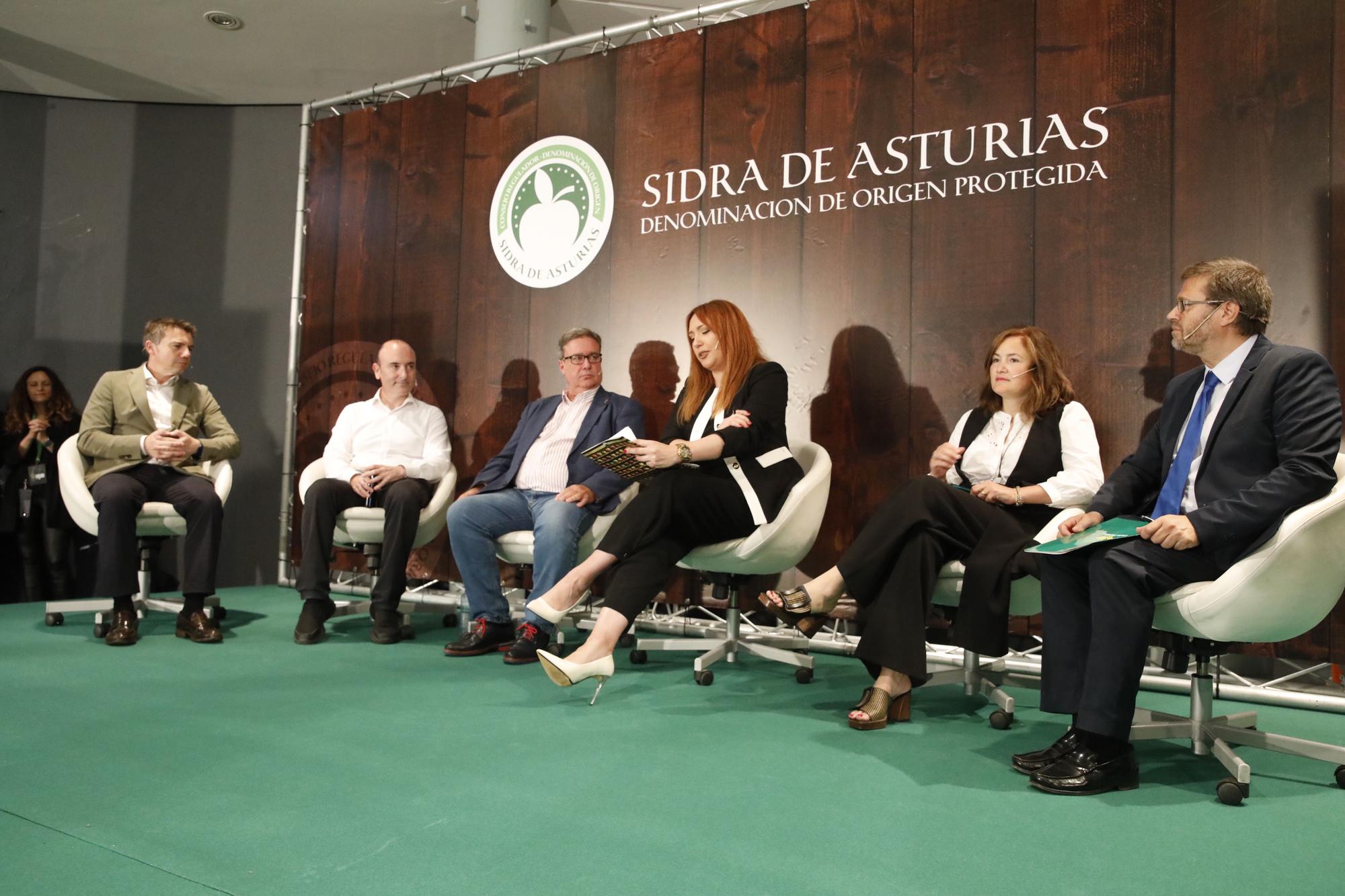 El salón de la sidra: la bienvenida a la campaña de verano con madrina y premios a los mejores