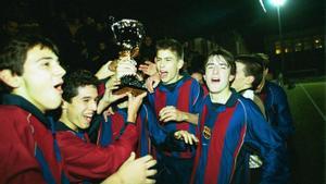 En 2002, con el trofeo de campeón de la Nike Cup