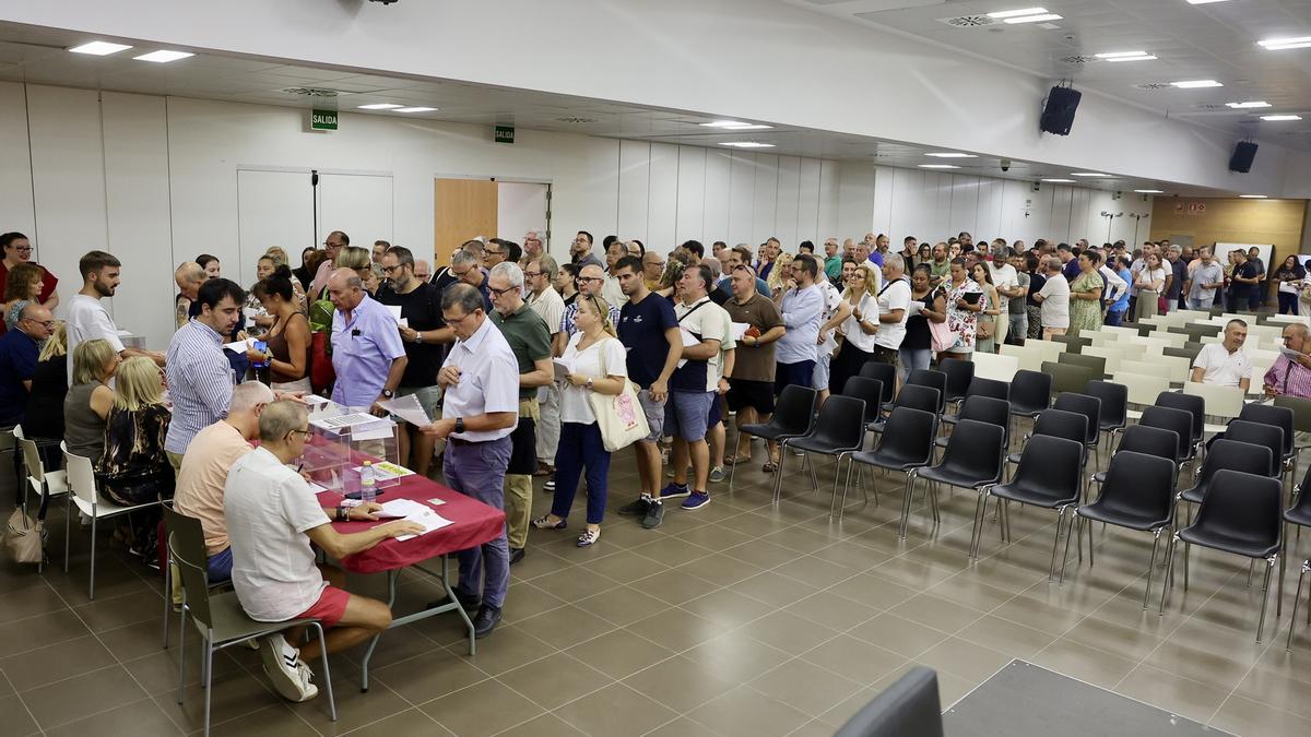Asamblea que desveló el nombre de los jurados de este año