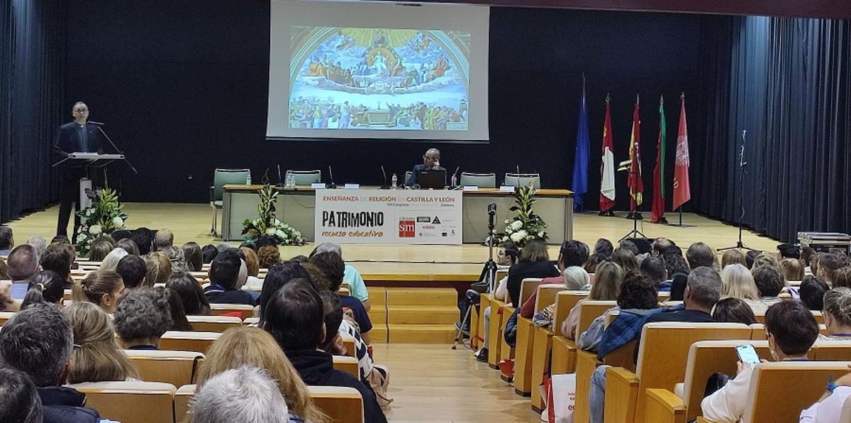 Charla del sacerdote Miguel Ángel Hernández