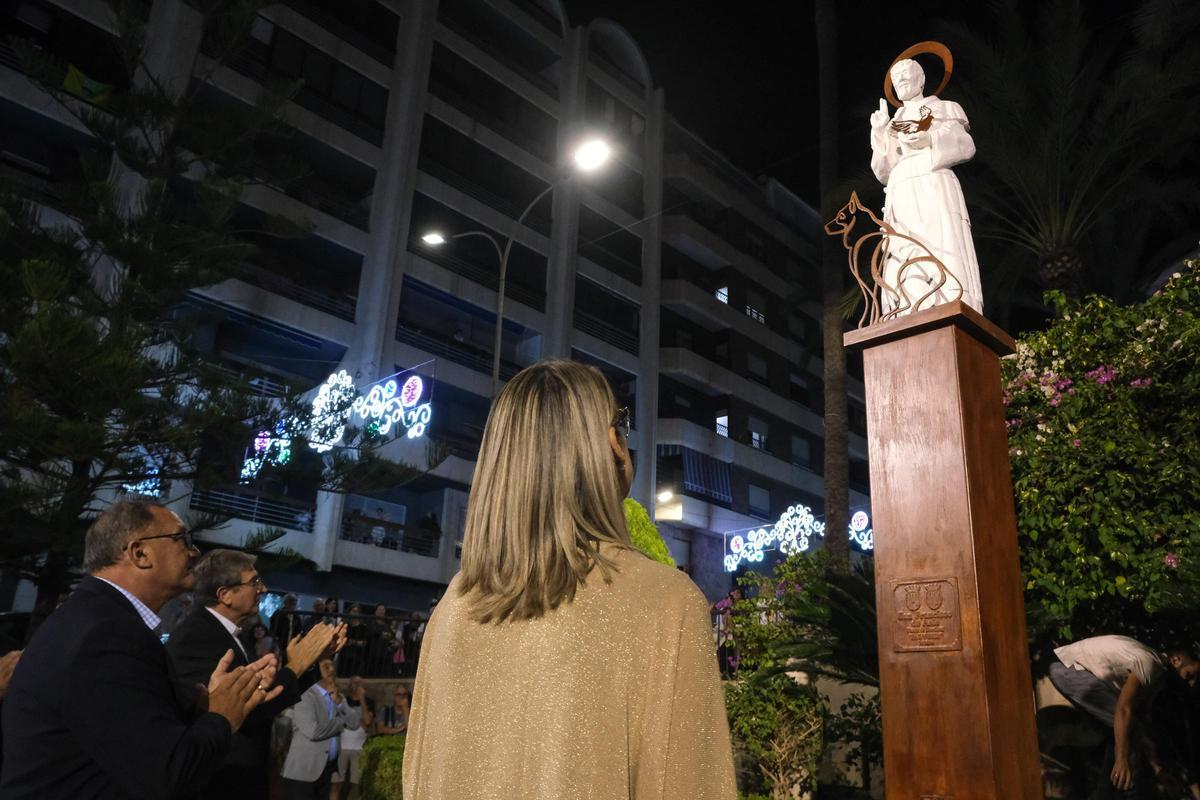 Así ha sido la inaguración y bendición de la nueva escultura de San Francisco de Asís en Crevillent