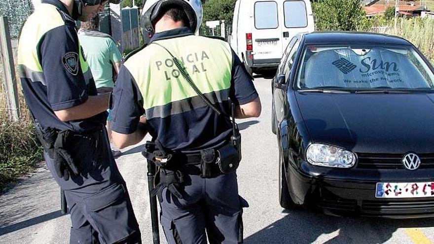 El Concello anula días libres de los policías para garantizar hoy el servicio en Cangas