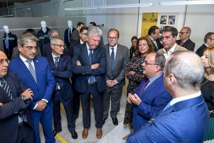 23-10-19 LAS PALMAS DE GRAN CANARIA. CASASA CONSISTORIALES. LAS PALMAS DE GRAN CANARIA. Exposición 40 años de Guaguas Municipales. Fotos: Juan Castro.  | 23/10/2019 | Fotógrafo: Juan Carlos Castro