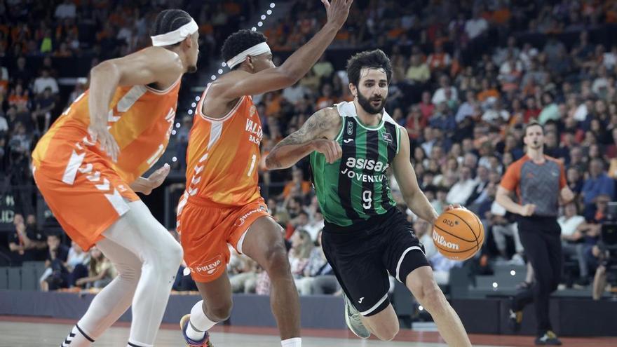 El Valencia gana al Joventut en la prórroga y suma