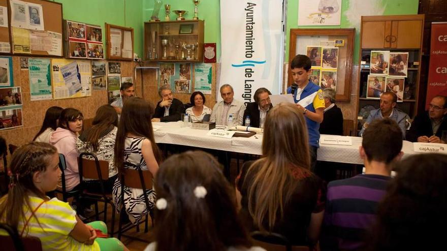 Una de las últimas entregas de premio del certamen.