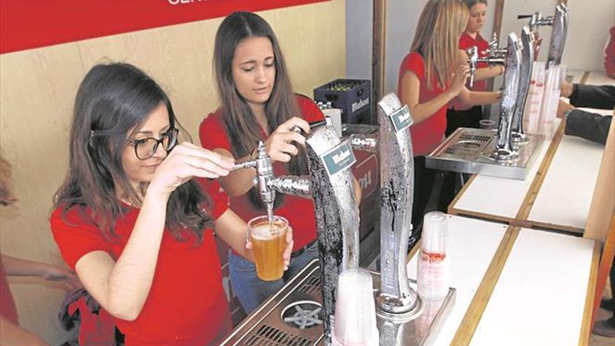 Estrella Damm apuesta por la variedad Amstel presenta sus cervezas más distinguidas Estrella Galicia: ‘rubias’ y sidra en la cita Mahou-San Miguel, un binomio para ‘hidratar’ a todos