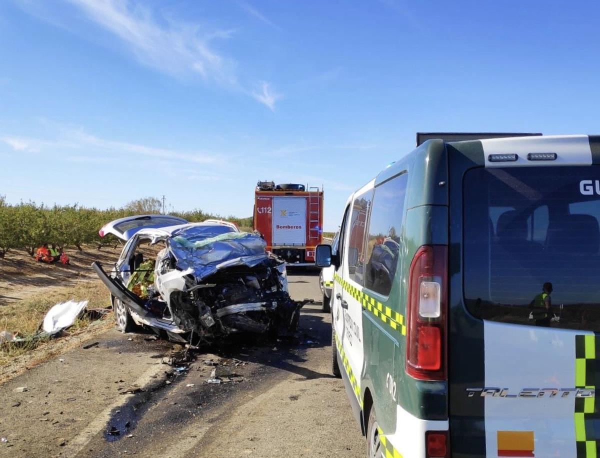 Así quedó el vehículo en el que los tres ocupantes fallecieron.