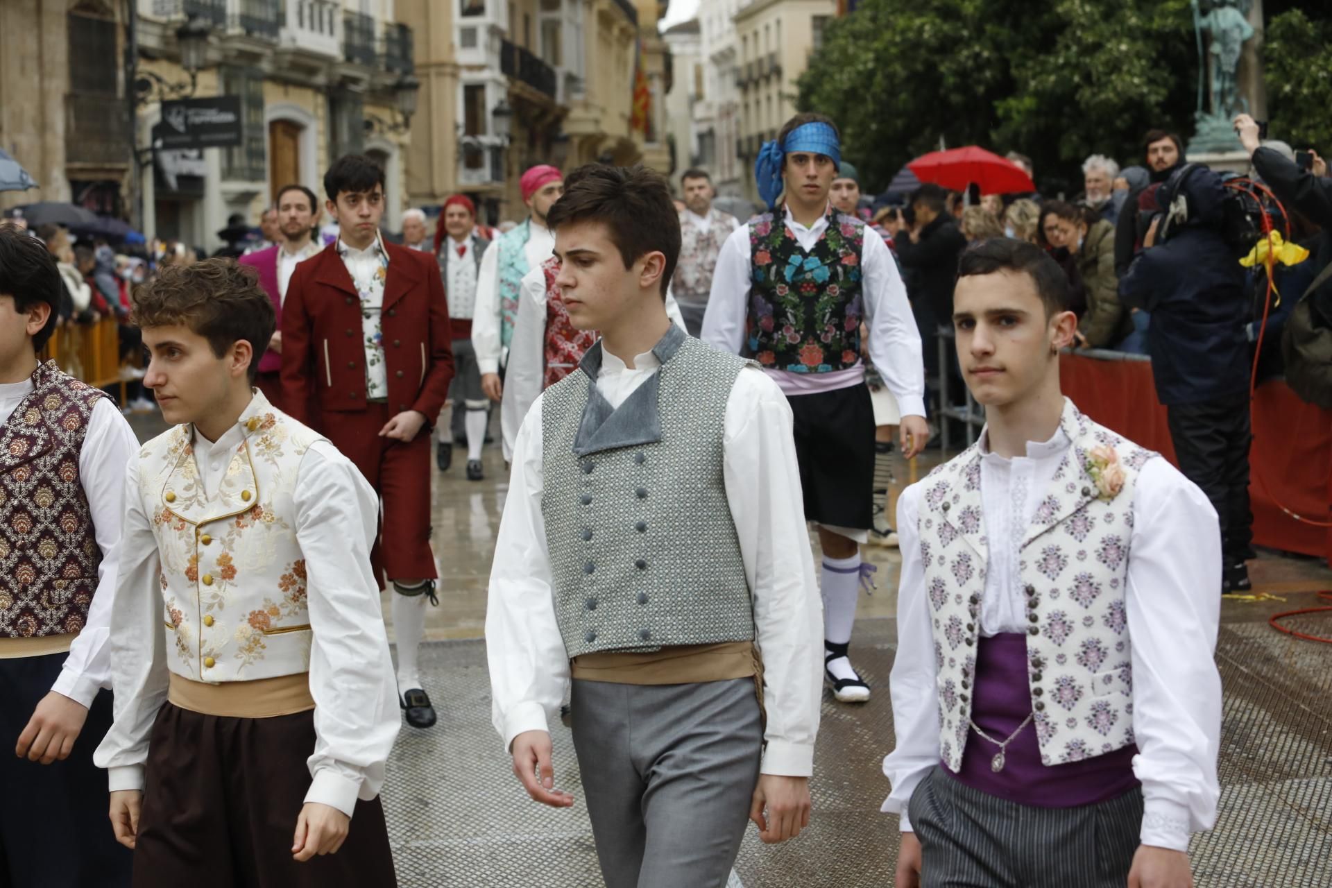 Búscate en el primer día de Ofrenda por la calle Quart (entre las 15.30 y las 17.00 horas)
