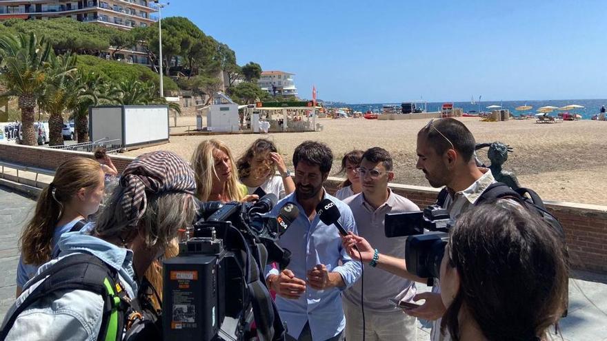 El candidat del PDeCAT a Barcelona, Roger Muntañola, acompanyat dels candidats gironins