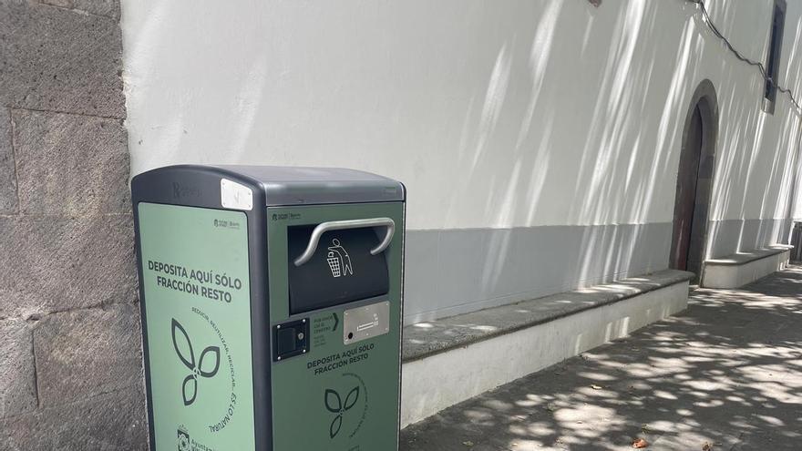 Moya instala papeleras solares inteligentes para mejorar la recogida de residuos