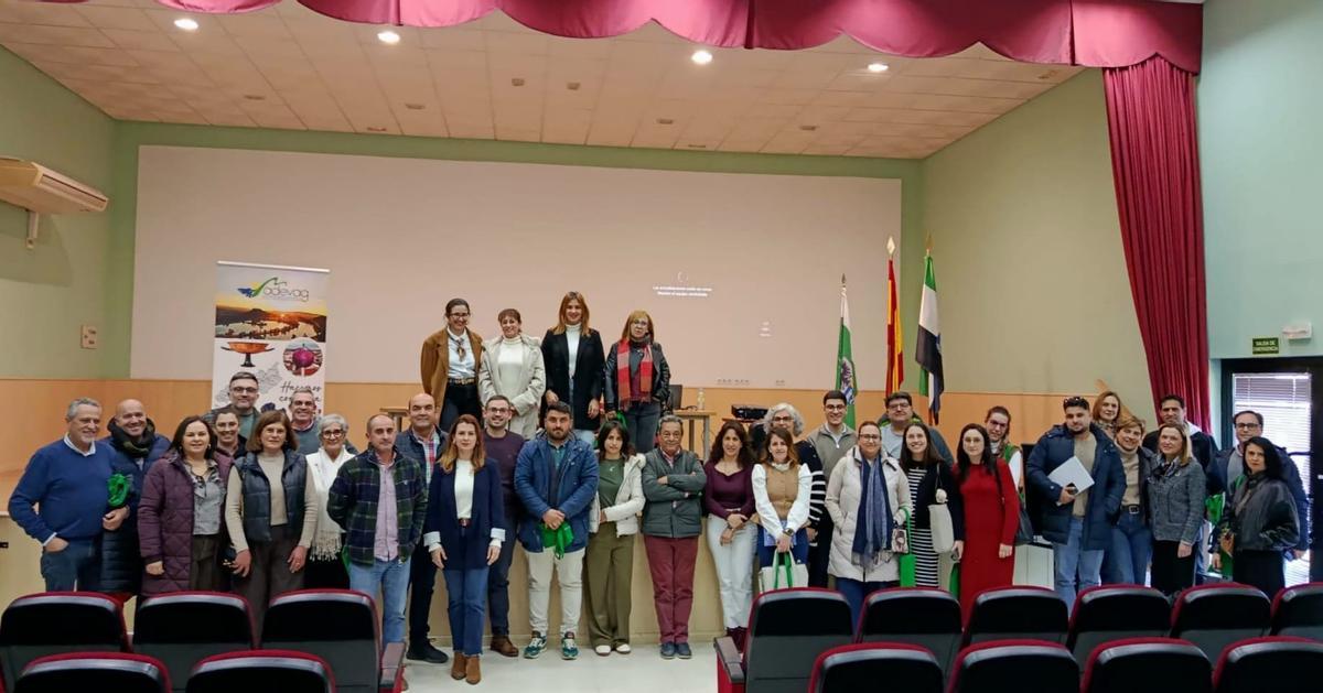 Reunión de alcaldes, mancomunidades y técnicos de la comarca de Vegas Altas en Hernán Cortés.