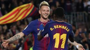 Rakitic y Dembelé celebran un gol ante el Villarreal. 