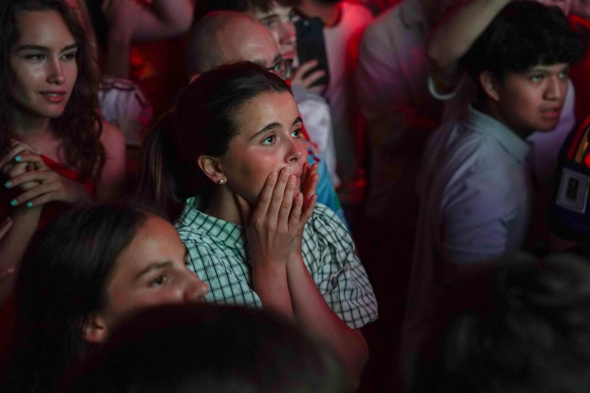 Así se vive el Mundial 2026, partido España contra Francia en la discoteca Bling Bling.
