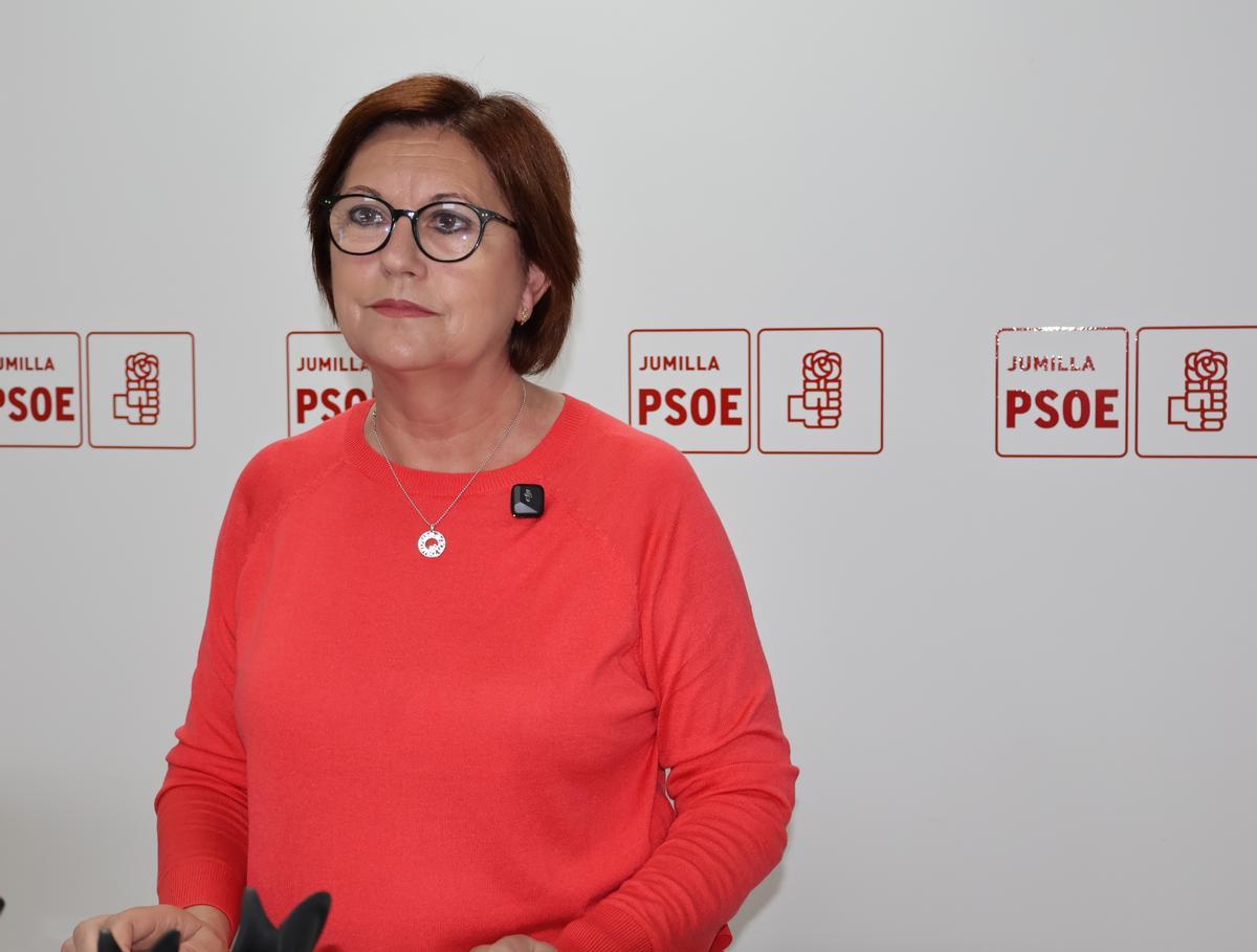 La Portavoz Socialista de Jumilla, Juana Guardiola, este miércoles durante su comparecencia ante los medios.