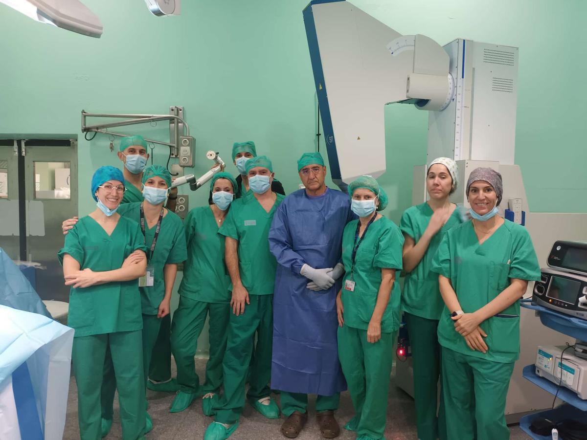 Equipo multidisciplinar del Servicio de Oncología Radioterápica del Hospital General Universitario de Elche que aplica esta nueva tecnología