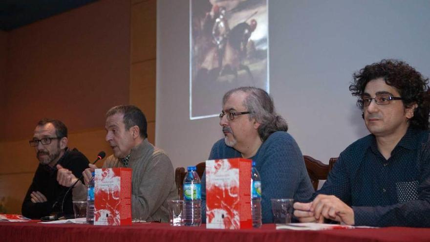 De izquierda a derecha, Ricardo Menéndez Salmón, Javier García Cellino, Francisco Lauriño y Agustín Sánchez, en la presentación.