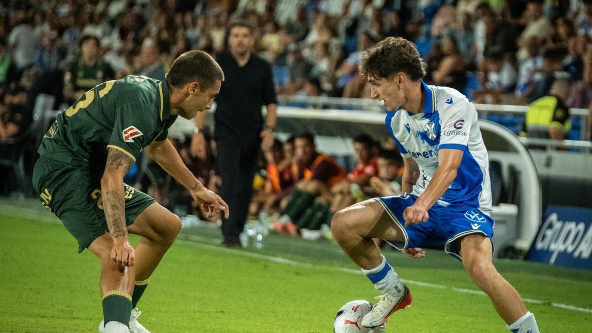 Iker Martínez y Noel López, en el Sporting-Tenerife.