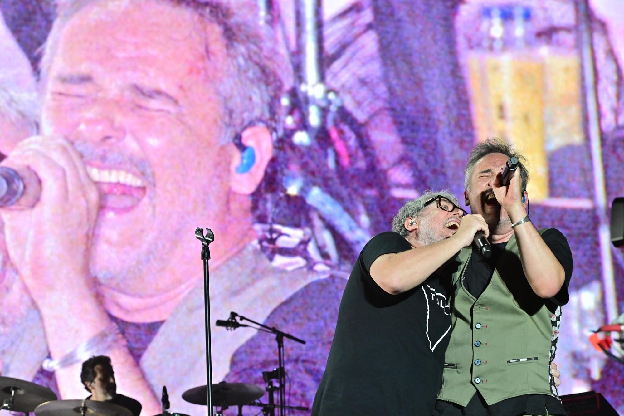 Fotogalería | Love of Lesbian e Iván Ferrerio en Icónica Santalucía Sevilla Fest