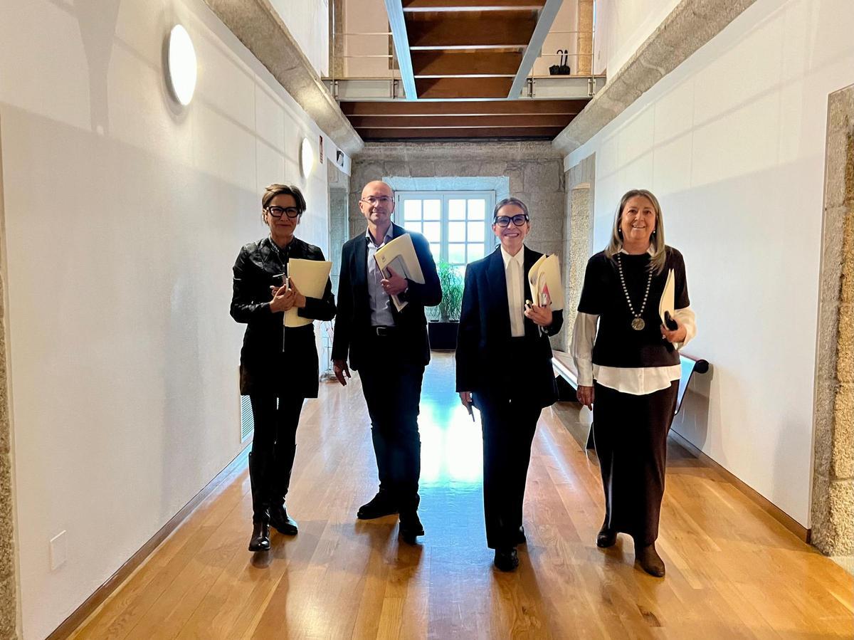 Los ediles no adscritos de Santiago Marta Álvarez, Gonzalo Muíños, Mercedes Rosón y Mila Castro.