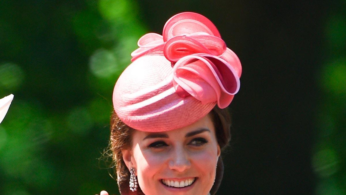 Kate Middleton comparte con su madre un vestido rosa de invitada