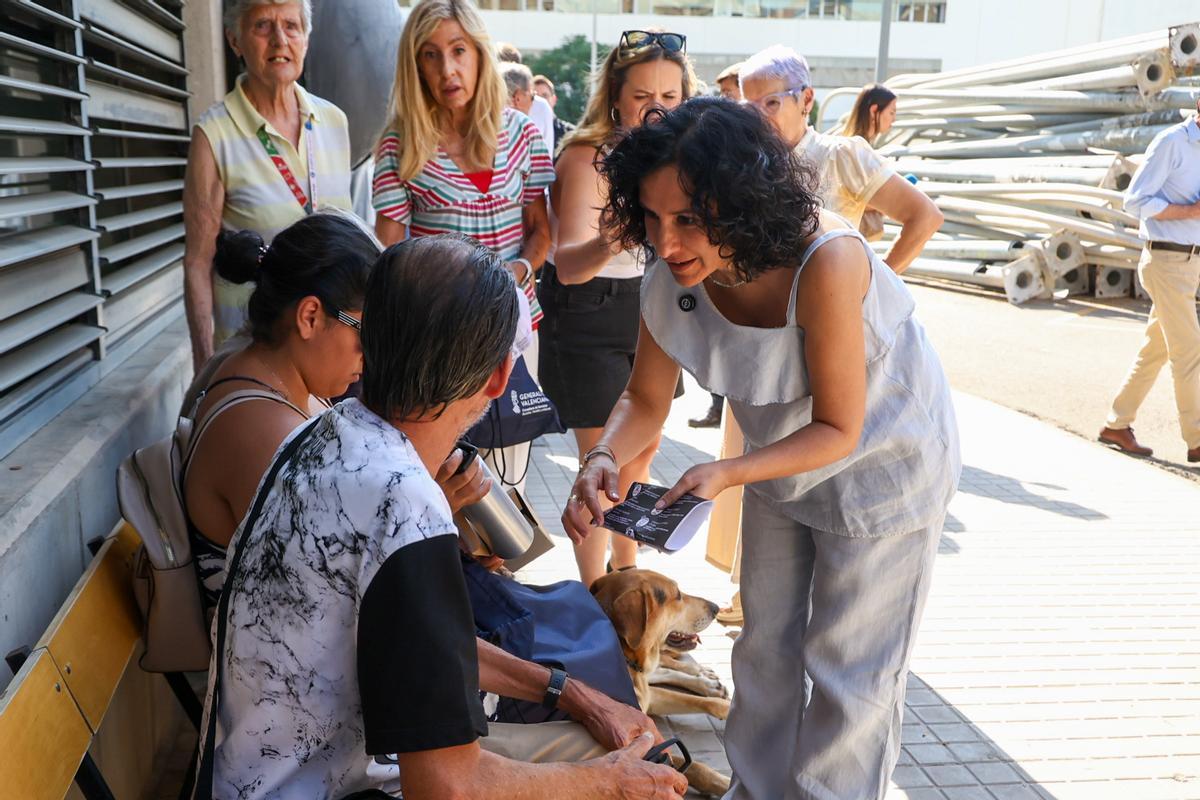 Servicios Sociales, Familia e Infancia reparte kits contra el calor