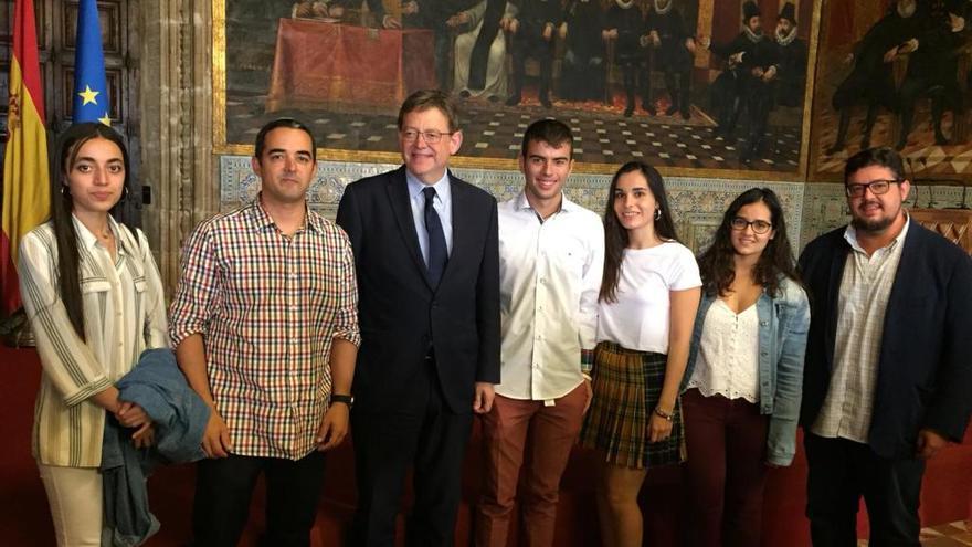 Puig recibe a los alumnos que viajaron al campo nazi de Mauthausen-Gusen