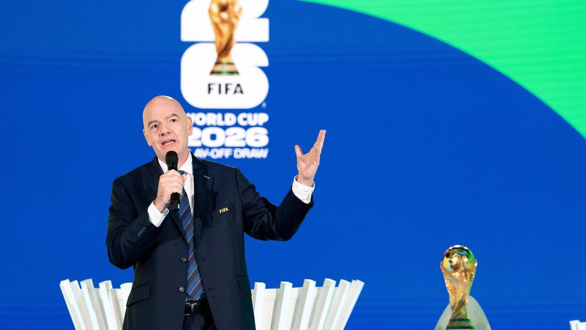 Gianni Infantino, presidente de la FIFA, durante el sorteo en Zúrich.