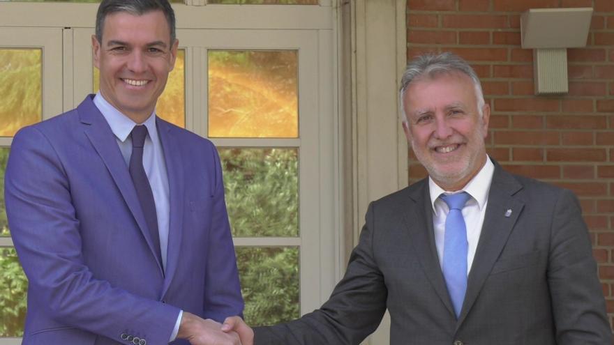El presidente Pedro Sánchez se reúne con Ángel Víctor Torres en La Moncloa.