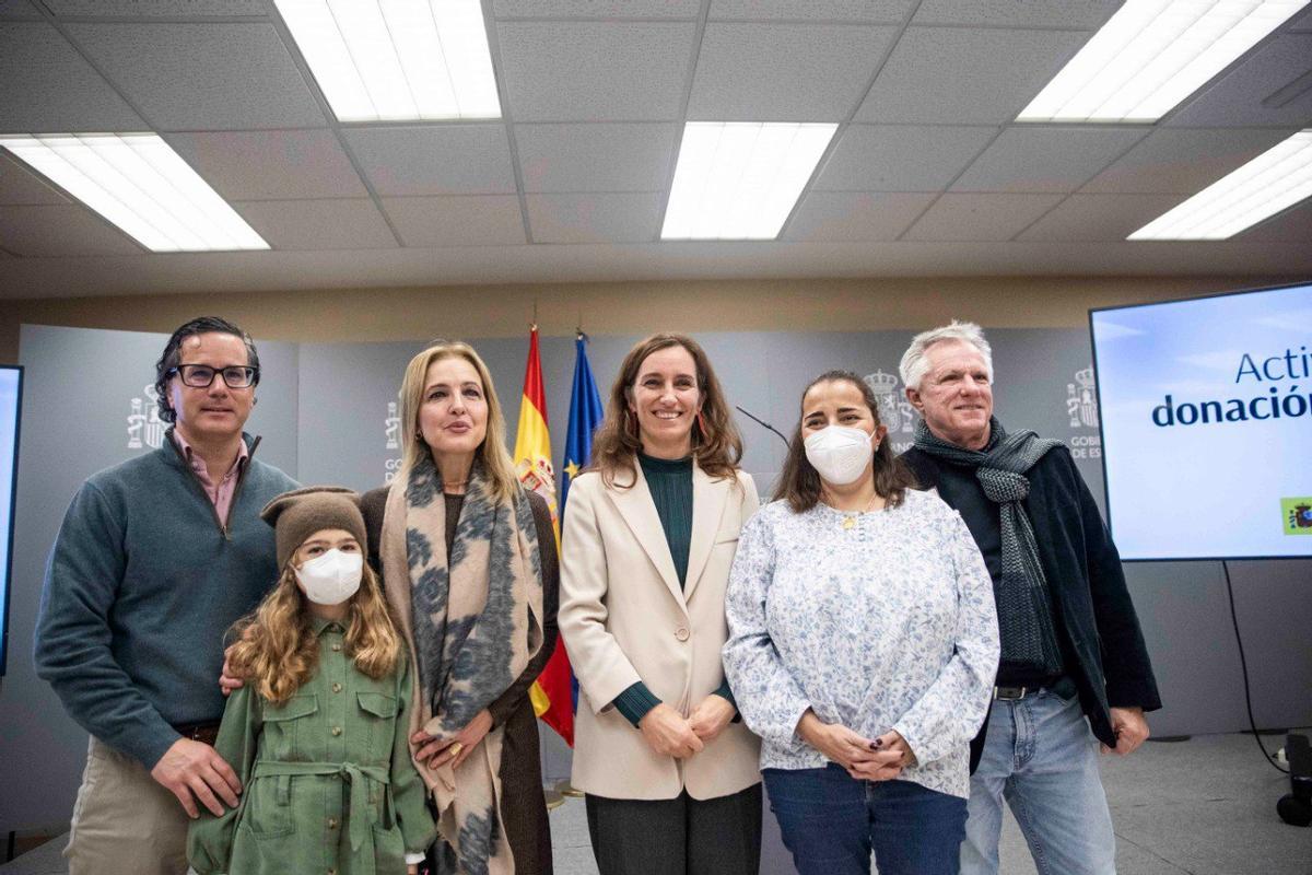 La ministra, acompañada de pacientes trasplantadas