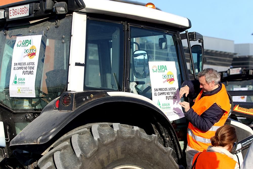 Los agricultores cortan la A-45