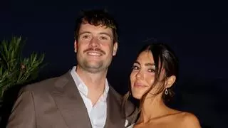 Los dos vestidos de novia de Anna Padilla: firmas españolas, líneas asimétricas para la ceremonia y tul bordado para el banquete